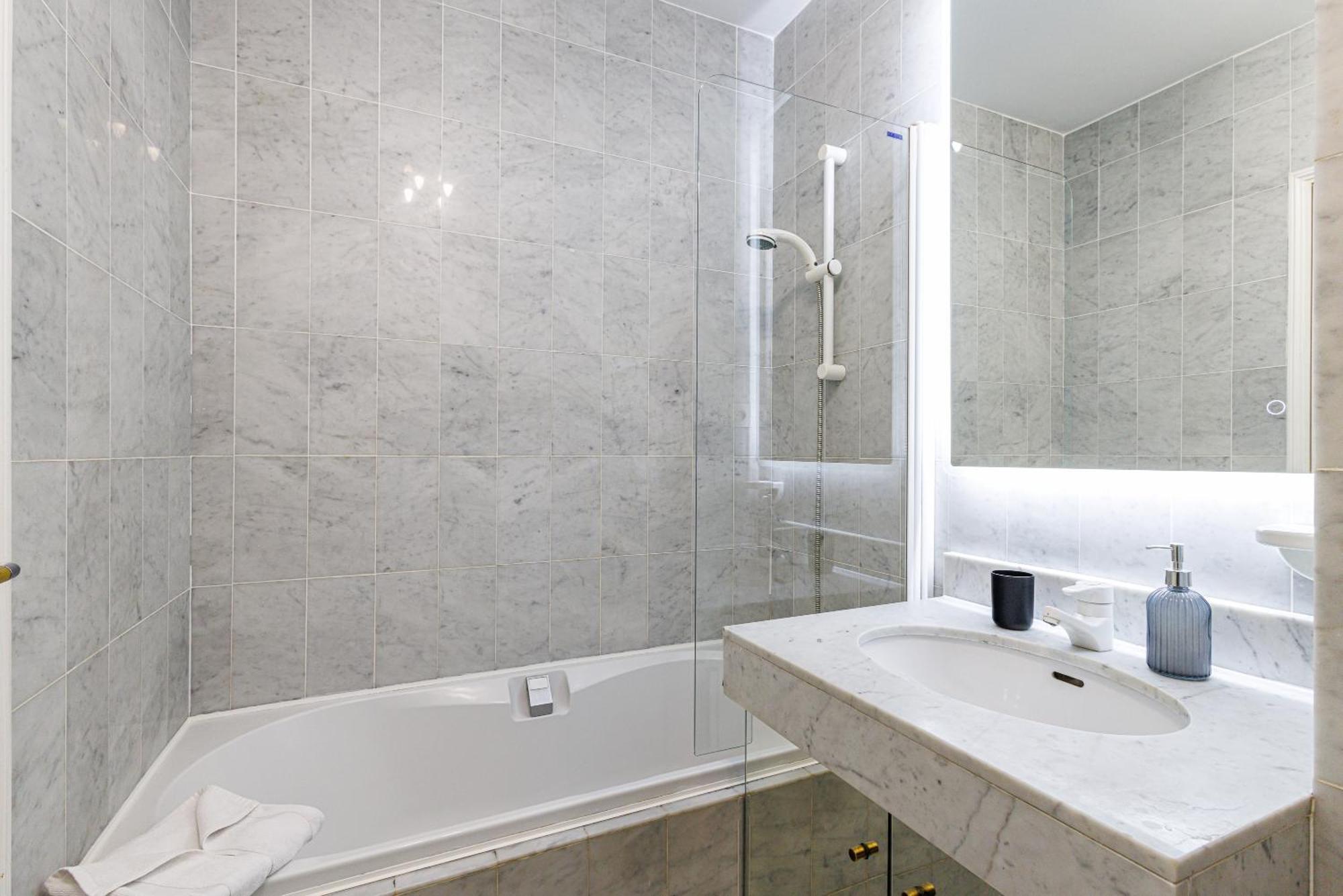Le Victoria, Elegant T2 Au Bord Des Plages, Piscine, Sauna Mentone Esterno foto